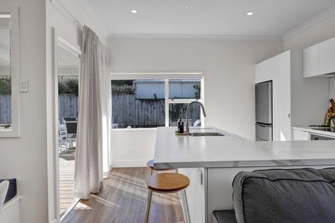 Photo of property in 2 Moana Crescent, Blagdon, New Plymouth, 4310