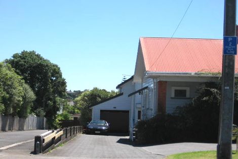 Photo of property in 2/79 Shakespeare Road, Milford, Auckland, 0620