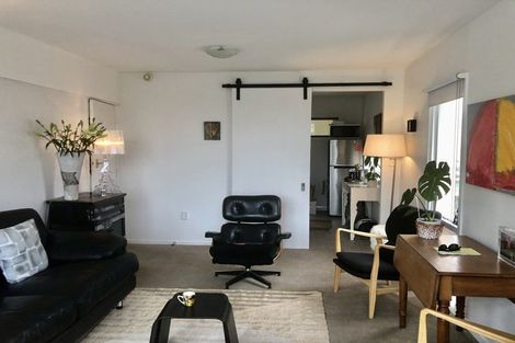 Photo of property in 11/4 Claremont Grove, Mount Victoria, Wellington, 6011