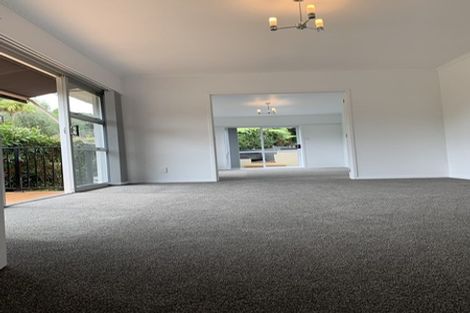 Photo of property in 15 Liston Crescent, Cockle Bay, Auckland, 2014