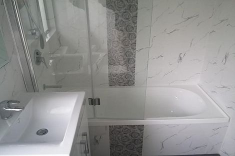 Photo of property in 28 Katrina Place, Massey, Auckland, 0614