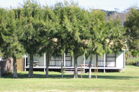 Photo of property in 32 Captain Cook Road, Cooks Beach, Whitianga, 3591