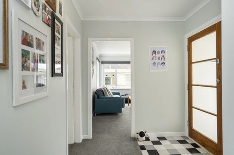 Photo of property in 394 Mangorei Road, Merrilands, New Plymouth, 4312