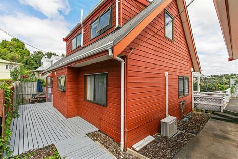 Photo of property in 2/24 Kaipatiki Road, Glenfield, Auckland, 0629