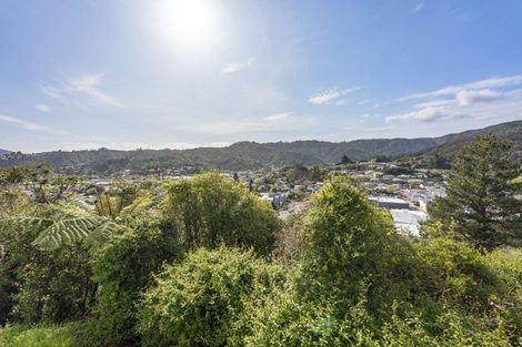 Photo of property in 30 Logie Street, Stokes Valley, Lower Hutt, 5019