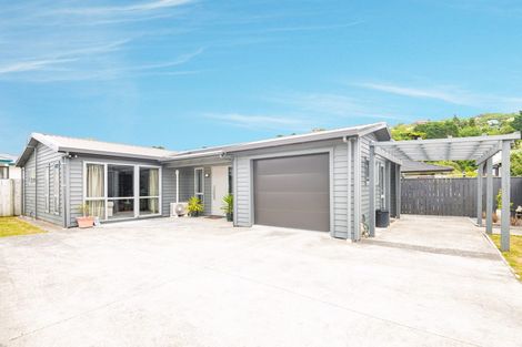 Photo of property in 17a Beauchamp Street, Tawa, Wellington, 5028
