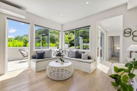 Photo of property in 69 De Luen Avenue, Tindalls Beach, Whangaparaoa, 0930