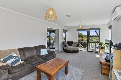 Photo of property in 34 Bluewater Place, Wattle Downs, Auckland, 2103