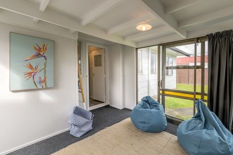 Photo of property in 112 Ryder Crescent, Levin, 5510