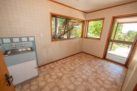 Photo of property in 7 Cable Bay Block Road, Cable Bay, 0420