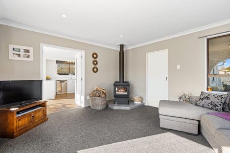 Photo of property in 53 Solomon Avenue, Redwood, Christchurch, 8051