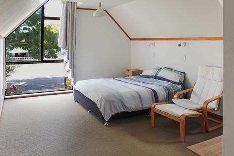 Photo of property in 2 Montgomery Terrace, Hokowhitu, Palmerston North, 4410