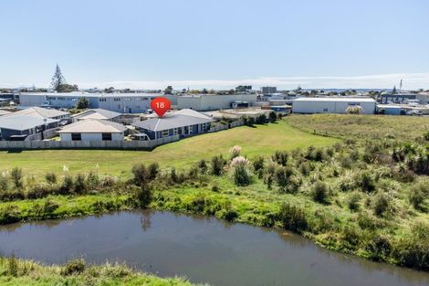 Photo of property in 18 Westhill Lane, Papamoa Beach, Papamoa, 3118