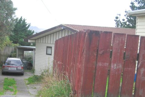 Photo of property in 32 Leadley Lane, Tawa, Wellington, 5028
