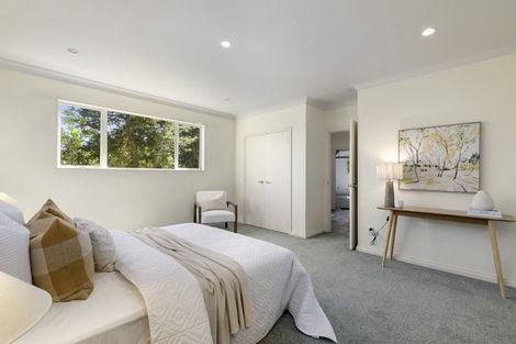 Photo of property in 233a Whites Line East, Waiwhetu, Lower Hutt, 5010