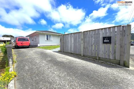 Photo of property in 21 Totara Park Road, Clouston Park, Upper Hutt, 5018