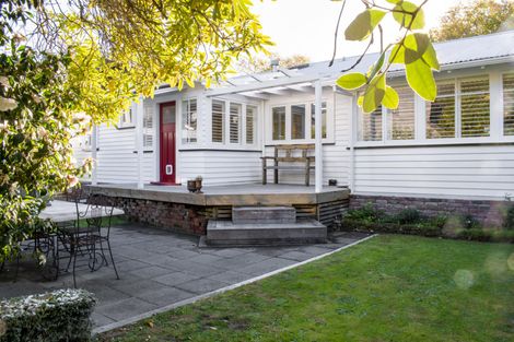 Photo of property in 44 Manapouri Crescent, Hokowhitu, Palmerston North, 4410