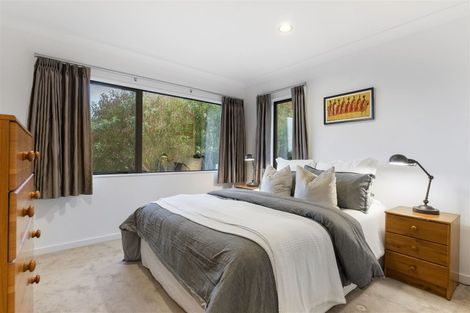 Photo of property in 31 Trotting Terrace, Fairview Heights, Auckland, 0632