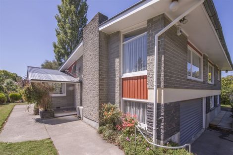 Photo of property in 4 Tuirau Place, Ilam, Christchurch, 8041