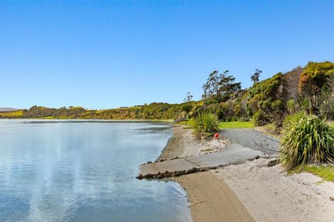 Photo of property in 16a Salt River View Road, Kaiwaka, 0573