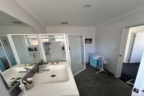 Photo of property in 15 Applemoors Way, Riverhead, 0820