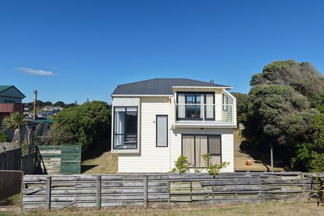 Photo of property in 105 Rua Avenue, Waitarere Beach, Levin, 5510