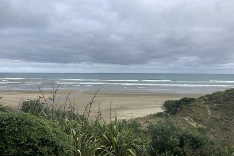 Photo of property in 17 Cynthia Place, Baylys Beach, 0377