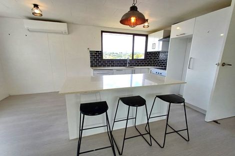 Photo of property in 16 Maywood Crescent, Glen Eden, Auckland, 0602