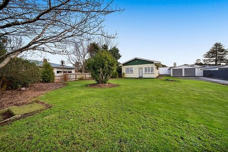 Photo of property in 35 Gladstone Street, Hawera, 4610