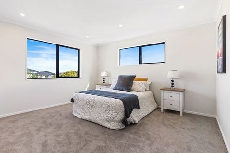 Photo of property in 1 Pae Lane, Flat Bush, Auckland, 2019