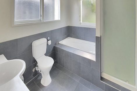 Photo of property in 108 Reeves Road, Pakuranga Heights, Auckland, 2010