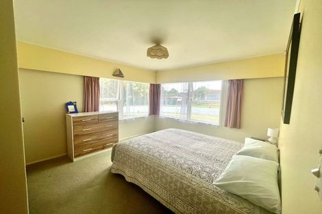 Photo of property in 1/2 Yacht Place, Bucklands Beach, Auckland, 2012