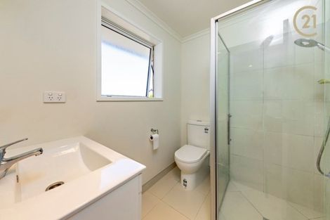 Photo of property in 6 Rohea Place, Opaheke, Papakura, 2113
