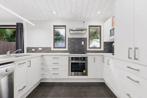 Photo of property in 1 Titoki Place, Pukete, Hamilton, 3200