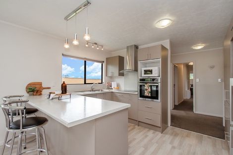 Photo of property in 33 Tawavale Street, Pukehangi, Rotorua, 3015