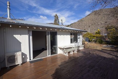 Photo of property in 19 Teal Crescent, Omarama, 9412