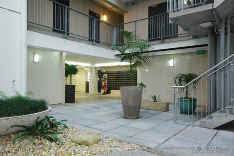 Photo of property in Alpha Apartments, 505/17 Vogel Lane, Auckland Central, Auckland, 1010