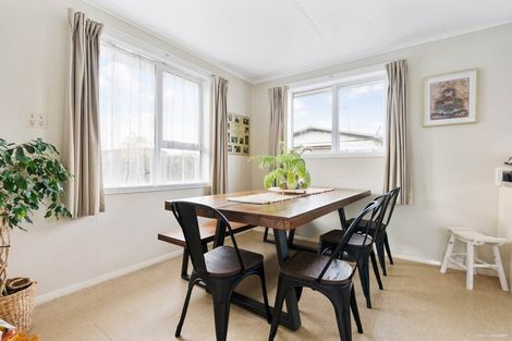 Photo of property in 42 Arimu Road, Papakura, 2110