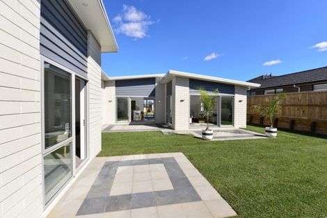 Photo of property in 21 Waireka Road, Rototuna North, Hamilton, 3210