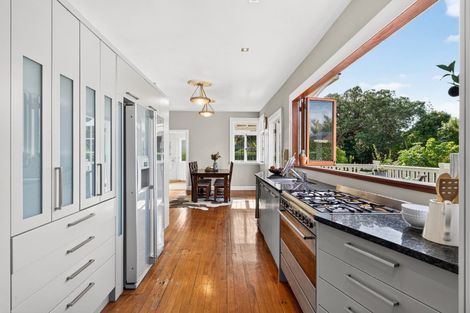 Photo of property in 207 Hurstmere Road, Takapuna, Auckland, 0622