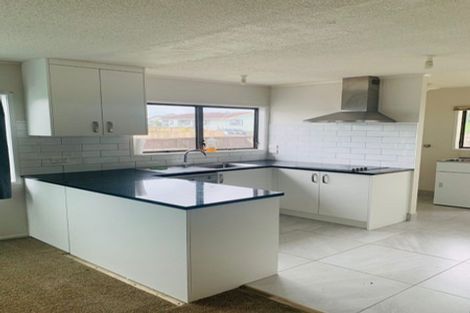 Photo of property in 37 Sharland Avenue, Manurewa, Auckland, 2102