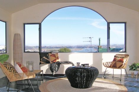 Photo of property in 115b Chaucer Road, Hospital Hill, Napier, 4110