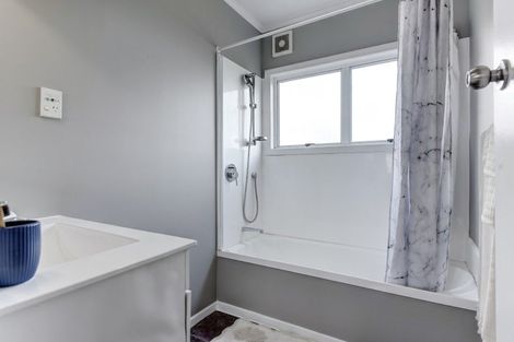 Photo of property in 2 Morgan Street, Castlecliff, Whanganui, 4501