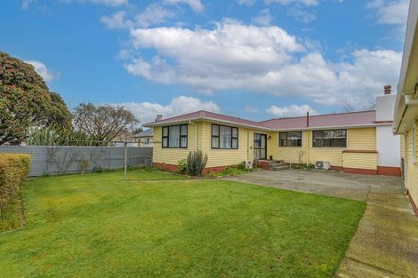 Photo of property in 28 Ormond Street, Woodville, 4920
