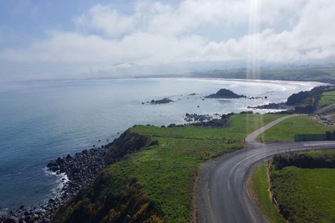 Photo of property in 7 Tamatea Street, Pahia, Riverton, 9881