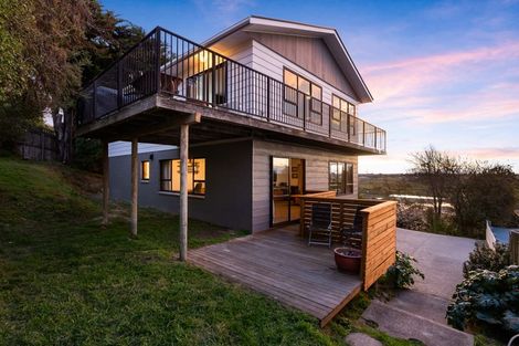Photo of property in 433 Cashmere Road, Westmorland, Christchurch, 8025