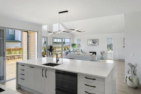 Photo of property in 32 Wai Terrace, Wharewaka, Taupo, 3330