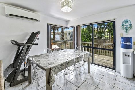 Photo of property in 32b Halsey Road, Manurewa, Auckland, 2102