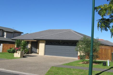 Photo of property in 3 Tollana Road, Te Atatu Peninsula, Auckland, 0610