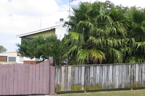 Photo of property in 21 Fairclough Road, Beach Haven, Auckland, 0626